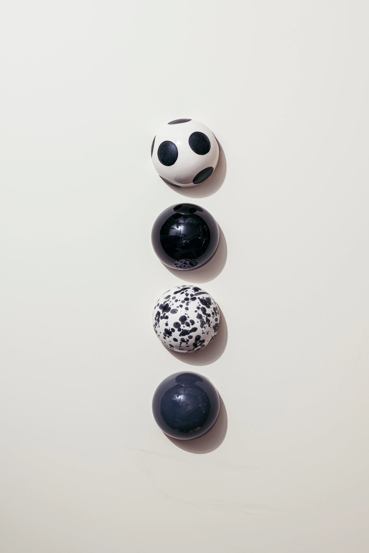 Round Ceramic Wall Decor - Black Set (4 pcs)